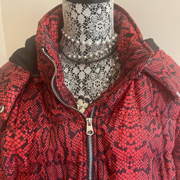 New w/o Tag Zara Snake Print Puffer Jacket With Hood Size XLarge Ref 4968 020 - Picture 9 of 9